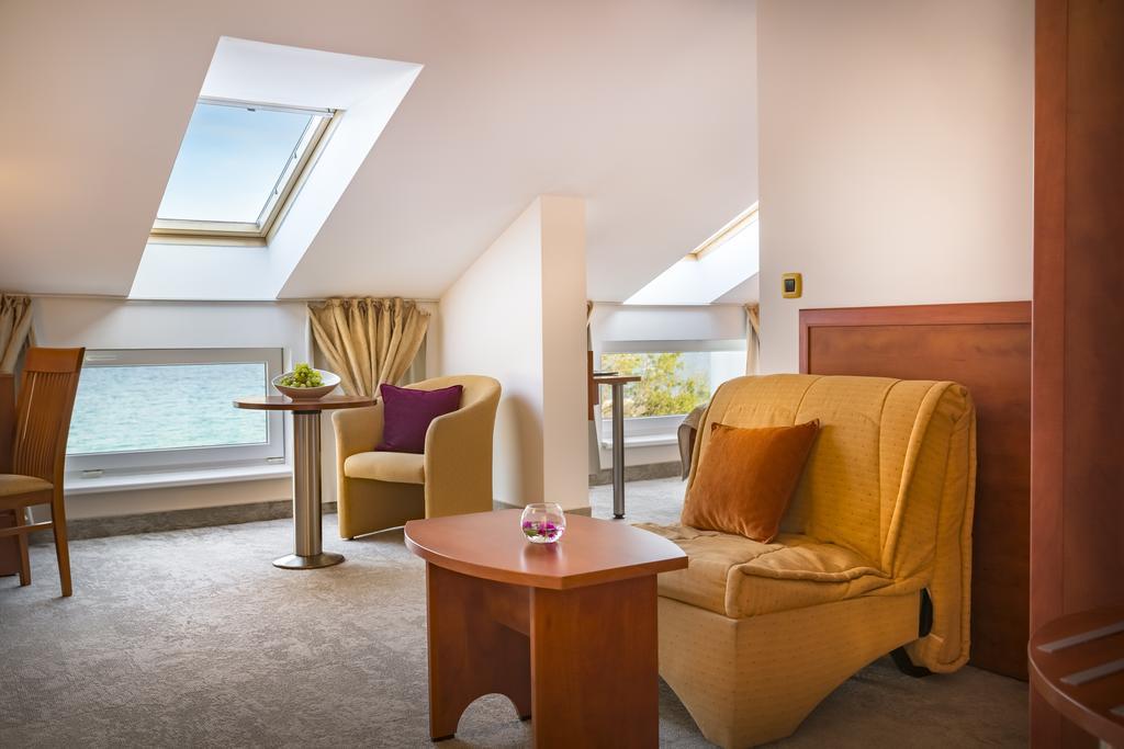 Hotel Sunny By Valamar, Ex Zvonimir 4*